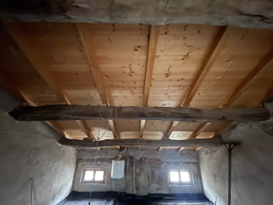 Immagine 29 di Palazzo in vendita  a Gualtieri