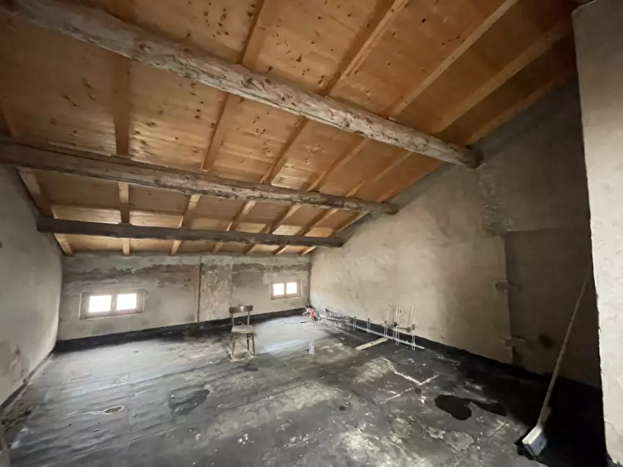 Immagine 32 di Palazzo in vendita  a Gualtieri