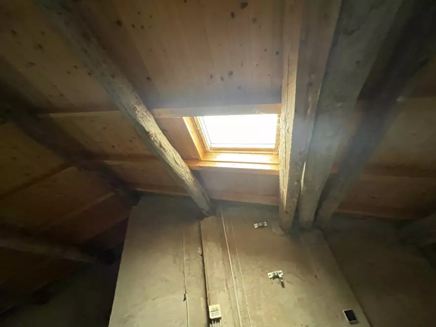 Immagine 33 di Palazzo in vendita  a Gualtieri