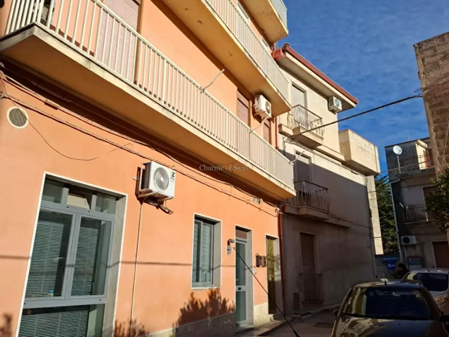 Immagine 10 di Appartamento in vendita  in Via Lombardia a Modica