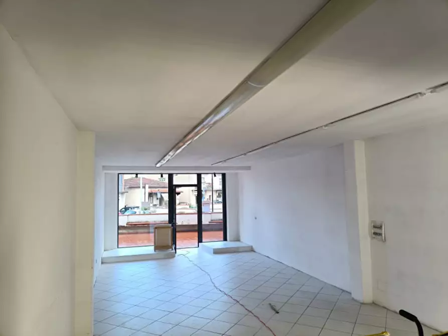 Immagine 5 di Attività commerciale in vendita  a Sinalunga