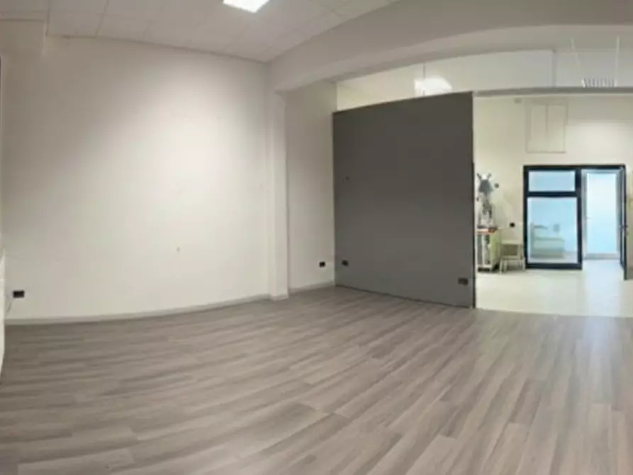 Immagine 4 di Negozio in affitto  in Via Gallo Marcucci a Faenza