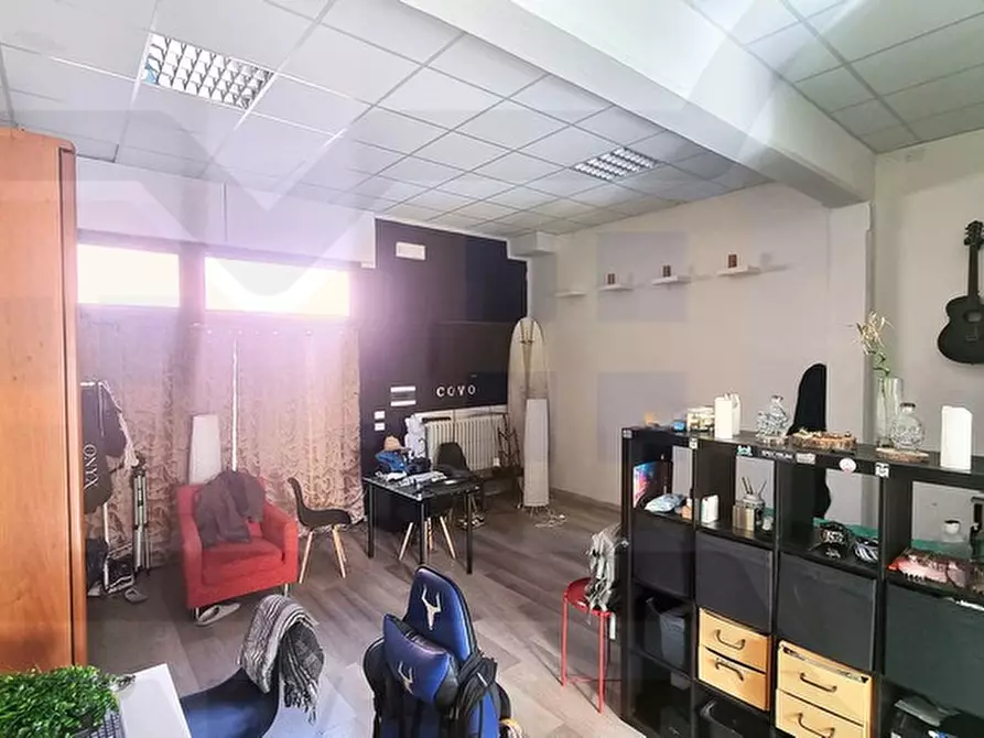 Immagine 10 di Negozio in affitto  in Via Gallo Marcucci a Faenza