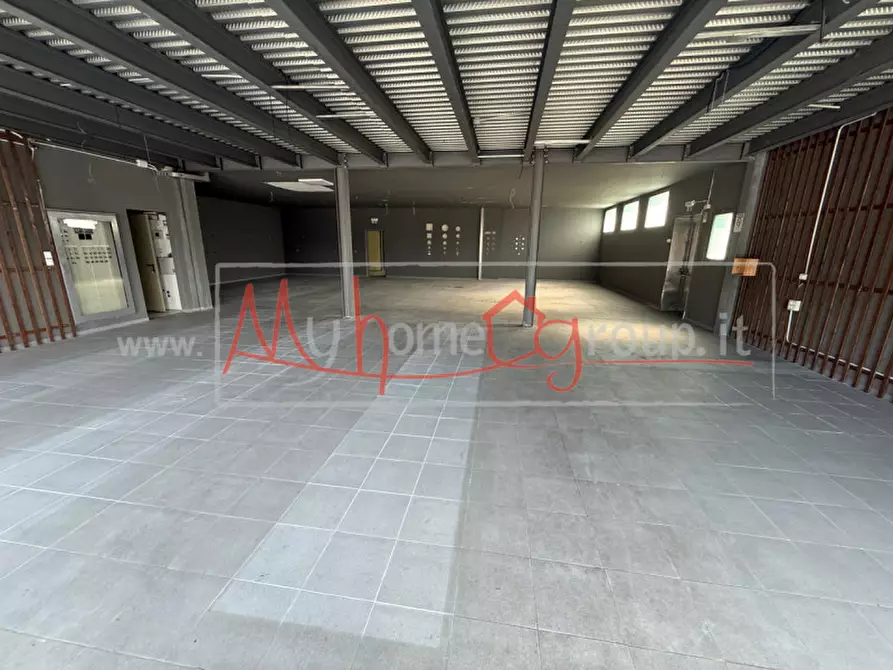 Immagine 1 di Capannone industriale in vendita  in Via Vigonovese a Padova