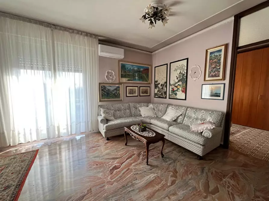 Immagine 2 di Appartamento in vendita  in via Giuseppe Giacosa a Padova