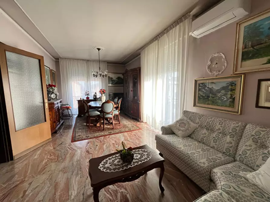 Immagine 3 di Appartamento in vendita  in via Giuseppe Giacosa a Padova