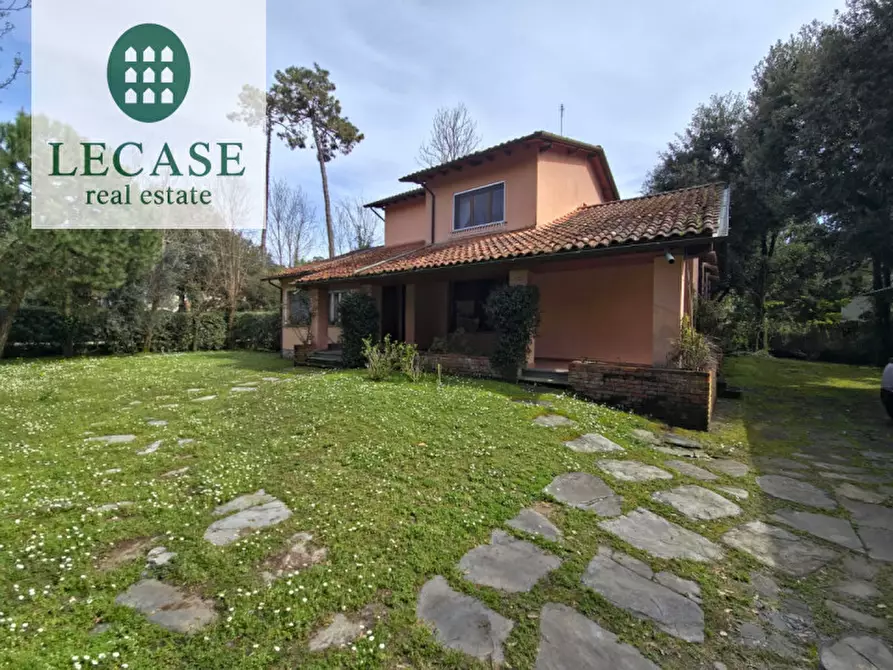 Immagine 18 di Villa in affitto  in Via Simone Martini a Forte Dei Marmi