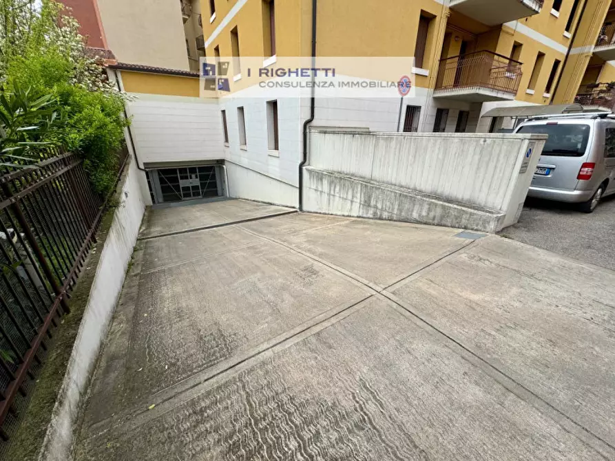 Immagine 15 di Appartamento in vendita  in Via A. Scarsellini a Verona