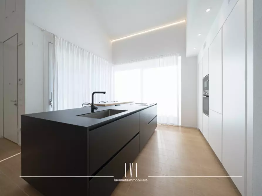 Immagine 3 di Appartamento in vendita  in Via dell'Angelo a Jesolo