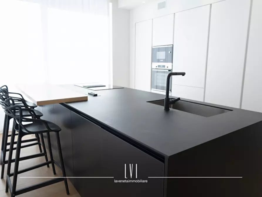 Immagine 11 di Appartamento in vendita  in Via dell'Angelo a Jesolo