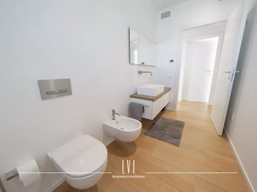 Immagine 19 di Appartamento in vendita  in Via dell'Angelo a Jesolo