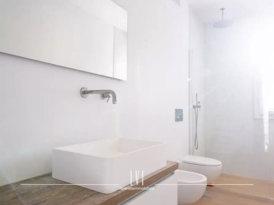 Immagine 25 di Appartamento in vendita  in Via dell'Angelo a Jesolo