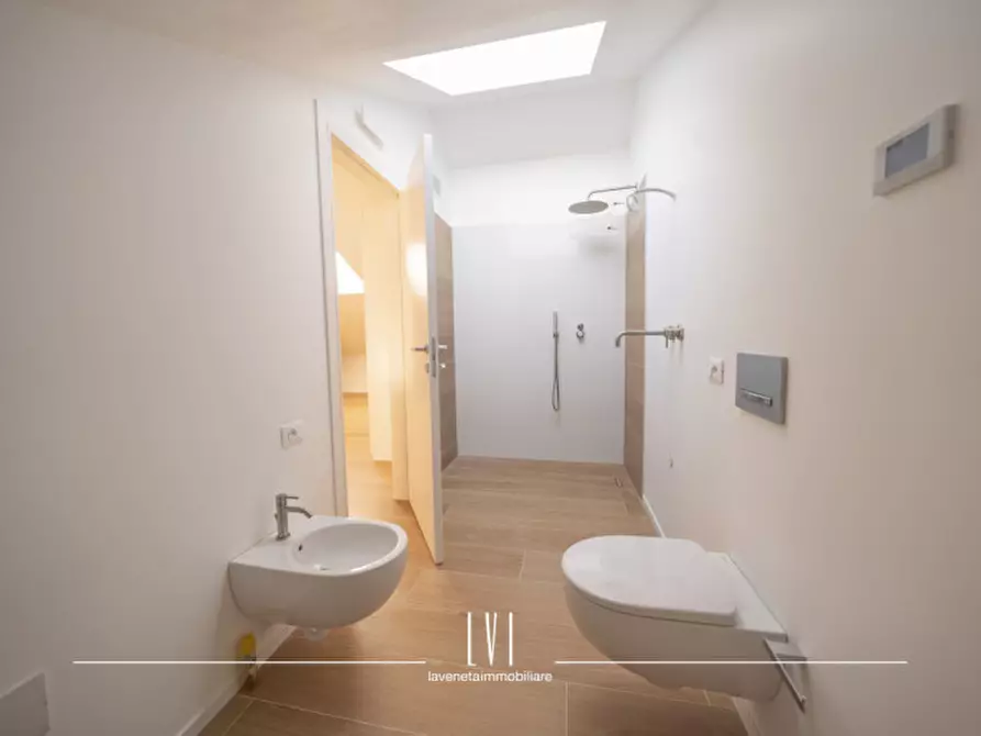 Immagine 27 di Appartamento in vendita  in Via dell'Angelo a Jesolo