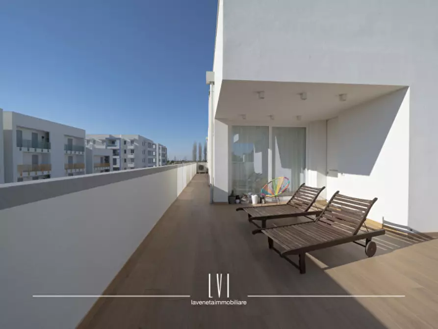 Immagine 30 di Appartamento in vendita  in Via dell'Angelo a Jesolo