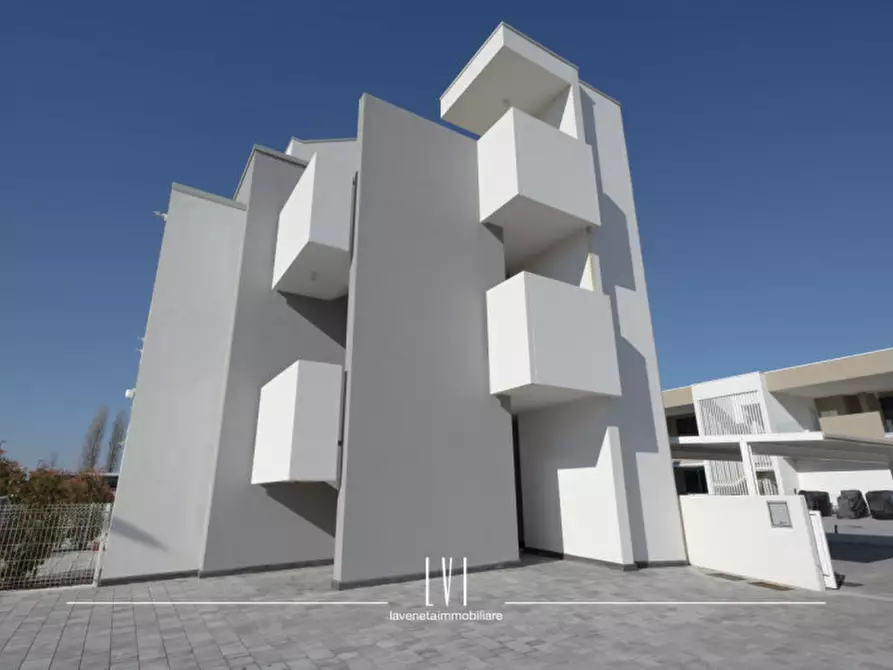 Immagine 32 di Appartamento in vendita  in Via dell'Angelo a Jesolo