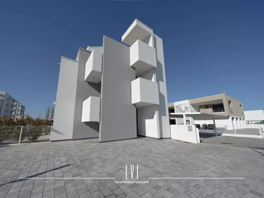 Immagine 33 di Appartamento in vendita  in Via dell'Angelo a Jesolo