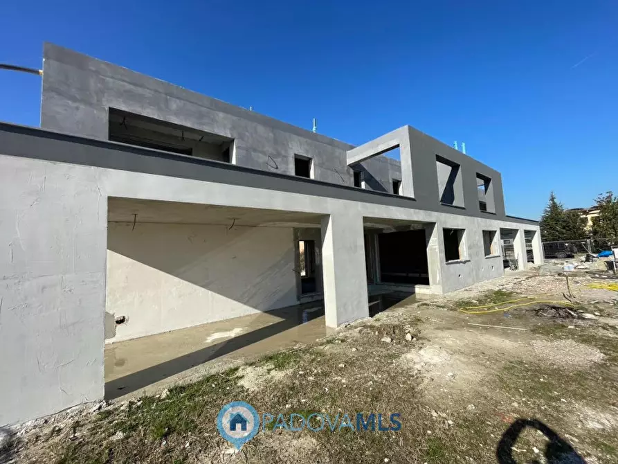 Immagine 1 di Casa bifamiliare in vendita  a Selvazzano Dentro