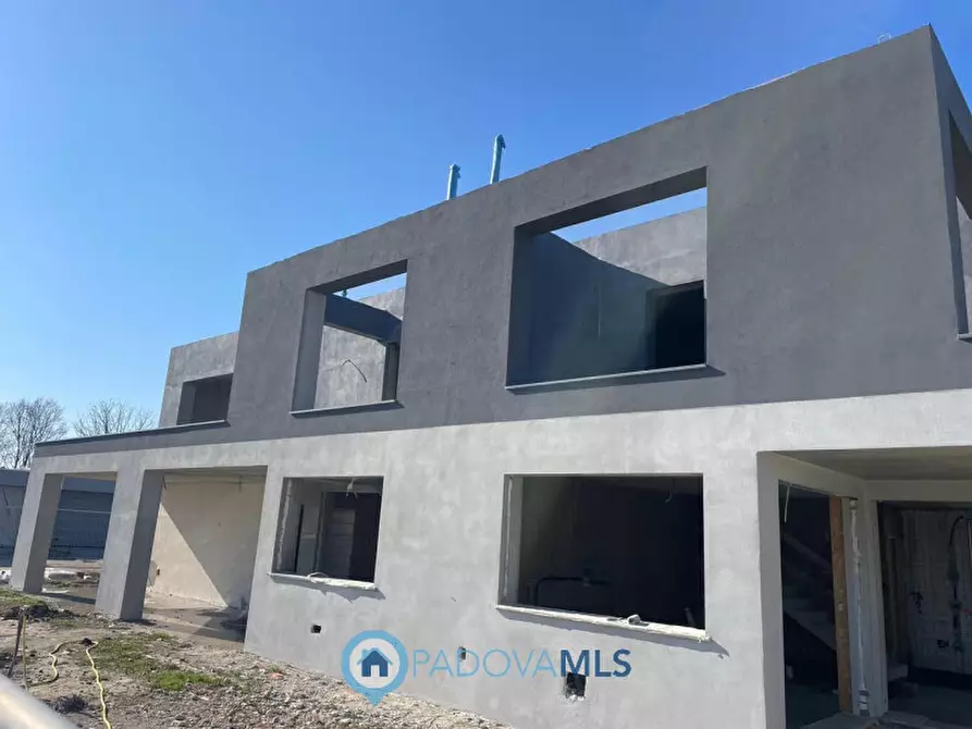 Immagine 2 di Casa bifamiliare in vendita  a Selvazzano Dentro