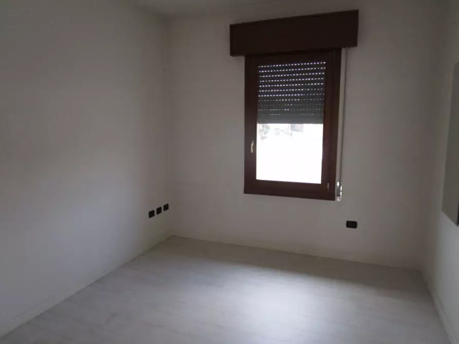 Immagine 4 di Ufficio in affitto  a Stra