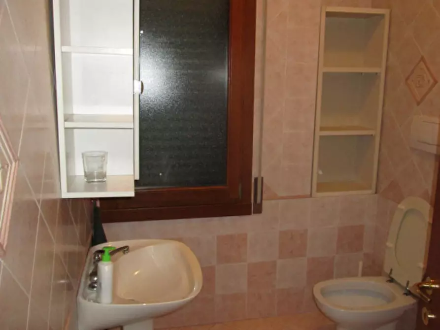 Immagine 7 di Ufficio in affitto  a Stra