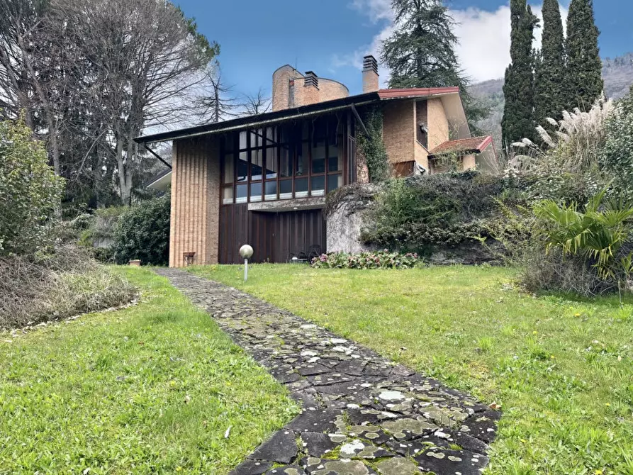 Immagine 1 di Villa in vendita  in Piazza Medaglia d'oro Ferdinando Urli 10 a Magnano In Riviera