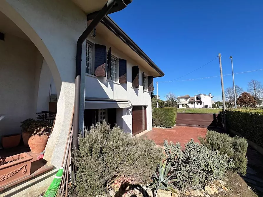 Immagine 3 di Casa indipendente in vendita  a Stra