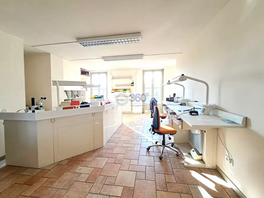Immagine 2 di Ufficio in affitto  in Piazza Europa a Passirano