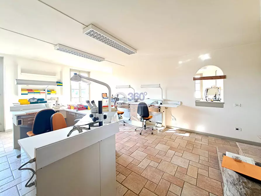 Immagine 2 di Ufficio in affitto  in Piazza Europa a Passirano