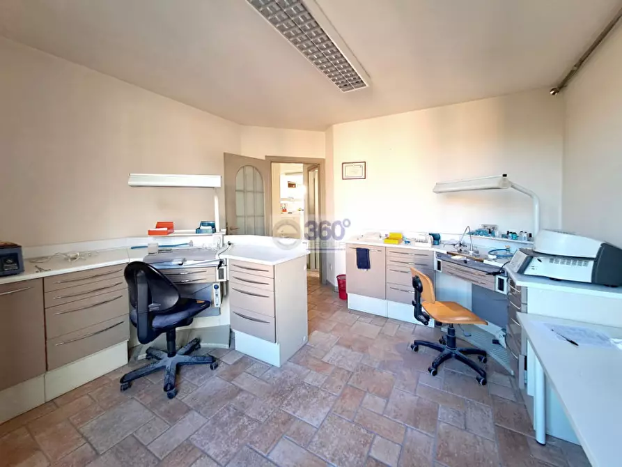 Immagine 4 di Ufficio in affitto  in Piazza Europa a Passirano