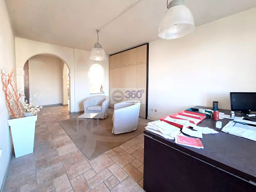 Immagine 5 di Ufficio in affitto  in Piazza Europa a Passirano