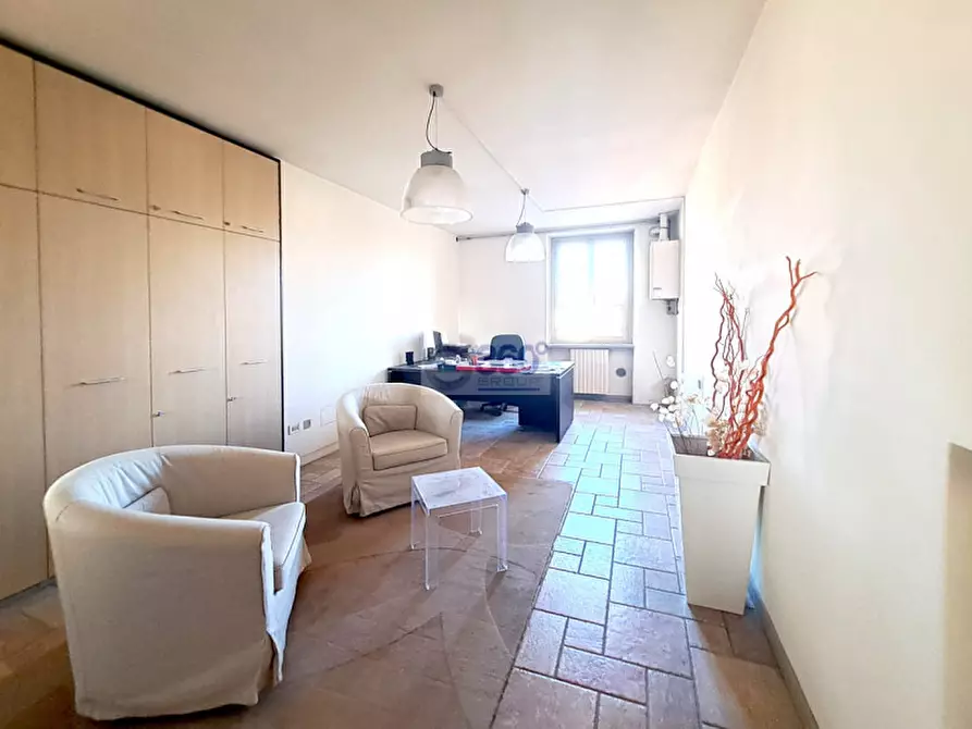 Immagine 6 di Ufficio in affitto  in Piazza Europa a Passirano