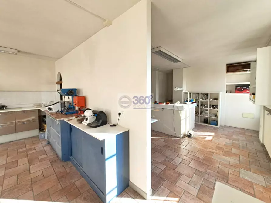 Immagine 10 di Ufficio in affitto  in Piazza Europa a Passirano