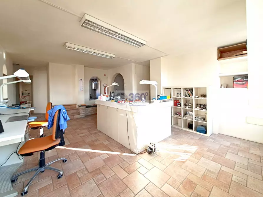 Immagine 12 di Ufficio in affitto  in Piazza Europa a Passirano
