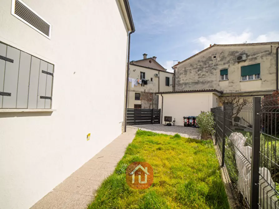 Immagine 29 di Appartamento in vendita  in Via dei Carrara a Piazzola Sul Brenta