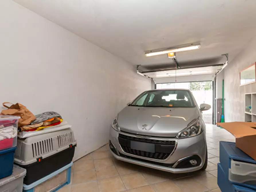 Immagine 43 di Appartamento in vendita  in VIA ISONZO 27 a Leini