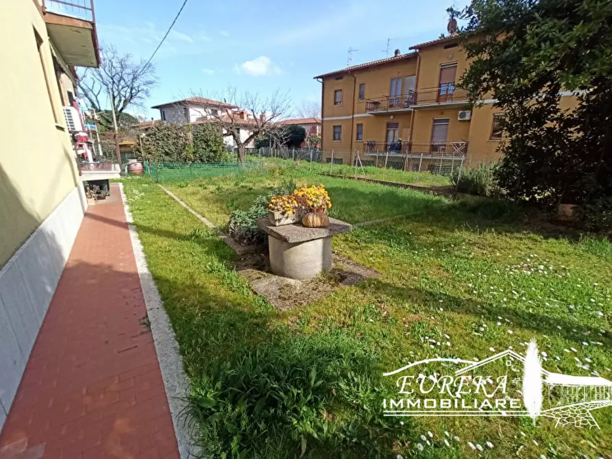 Immagine 27 di Appartamento in vendita  in via roma 152 a Castiglione Del Lago