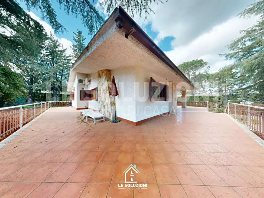 Immagine 27 di Villa in vendita  in viale delle pentimelle 14/A a Putignano