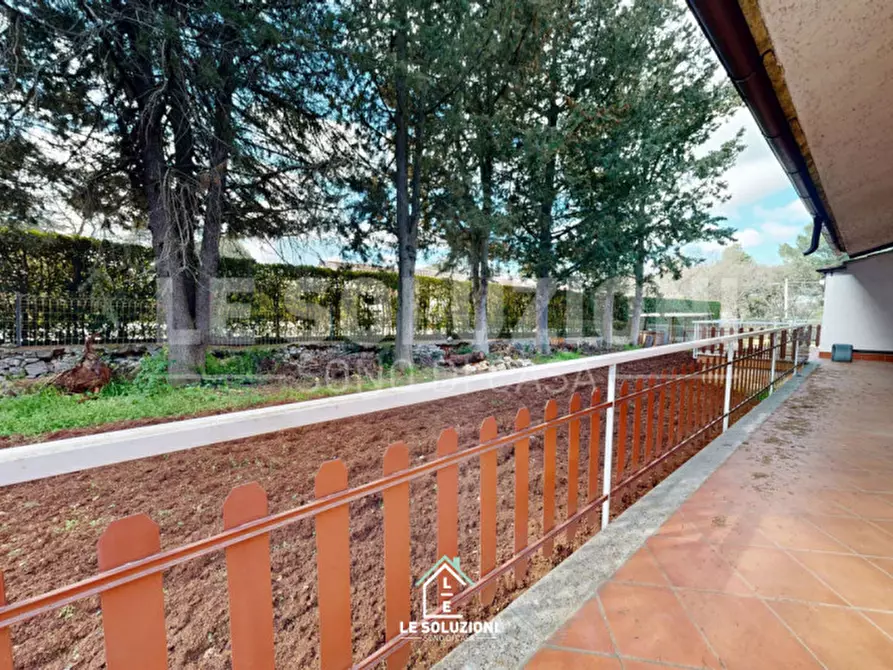 Immagine 31 di Villa in vendita  in viale delle pentimelle 14/A a Putignano