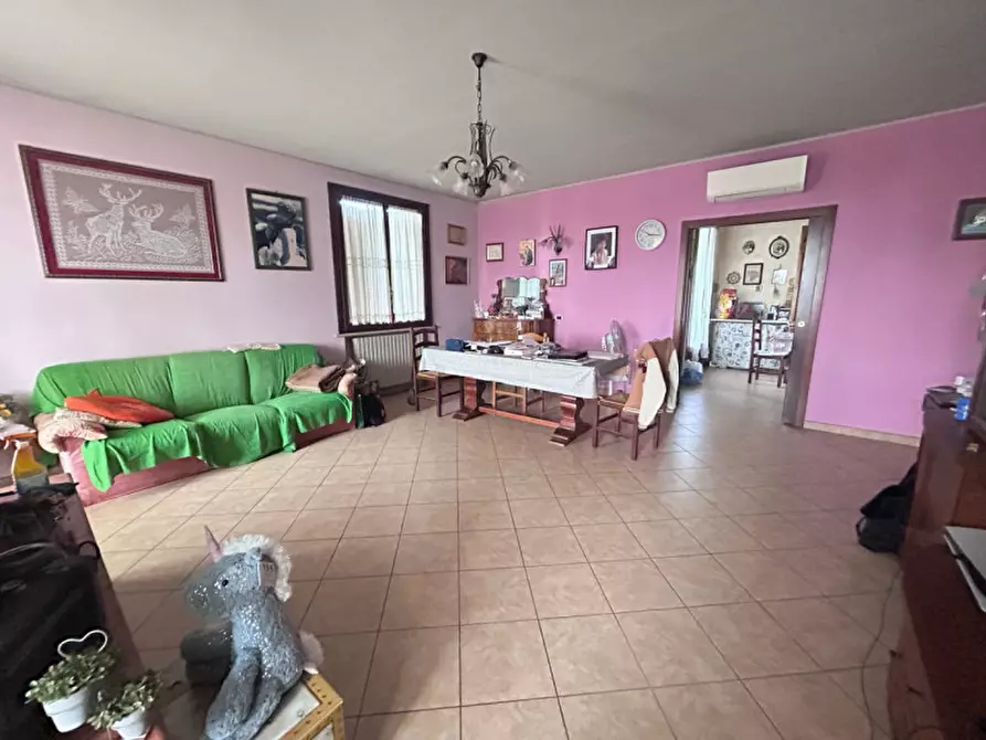 Immagine 1 di Appartamento in vendita  in Via De Rossi a Boretto