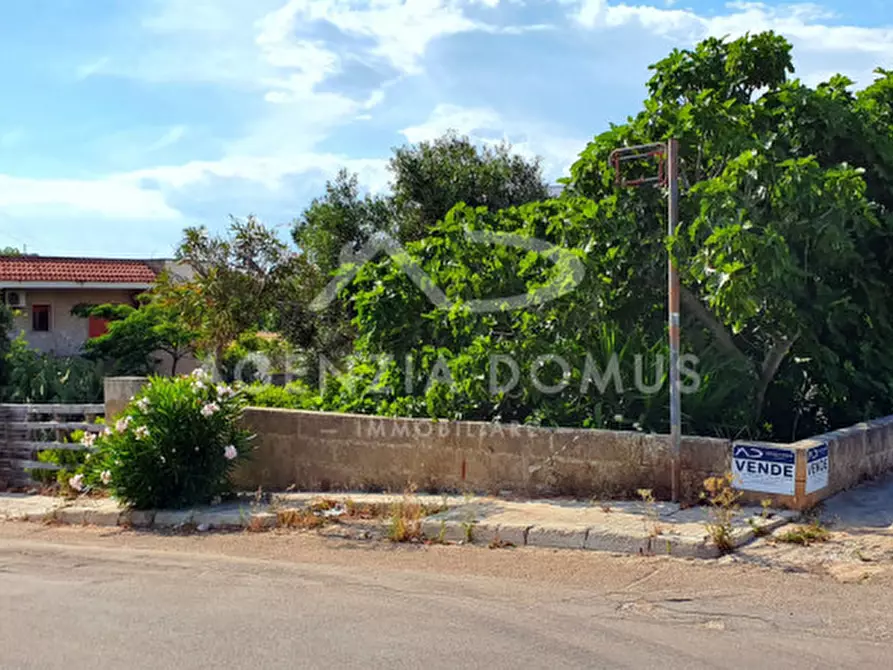 Immagine 1 di Terreno in vendita  in Via Adua ang. Via Martiri di Belfiore a Racale