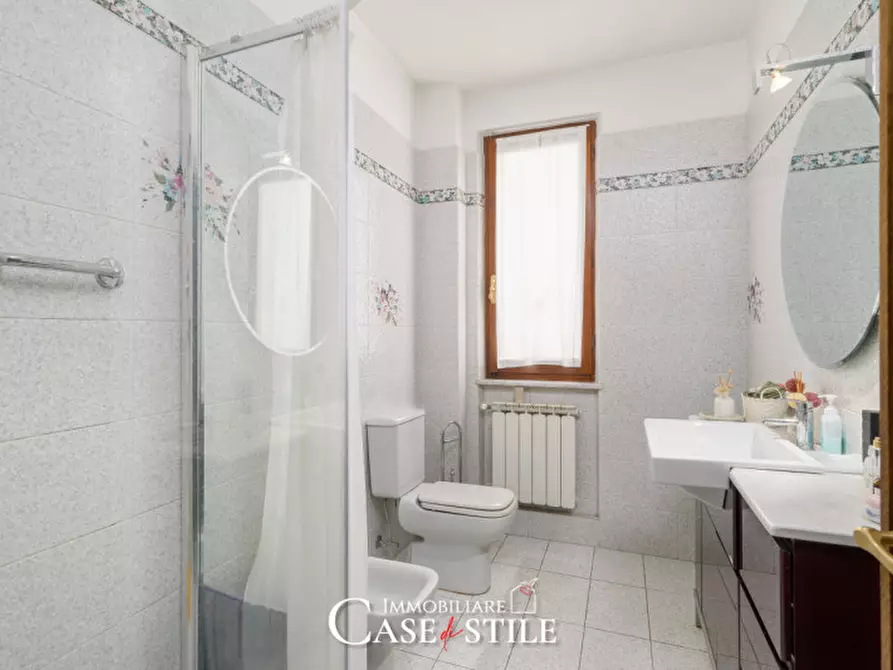 Immagine 13 di Appartamento in vendita  a Sarzana