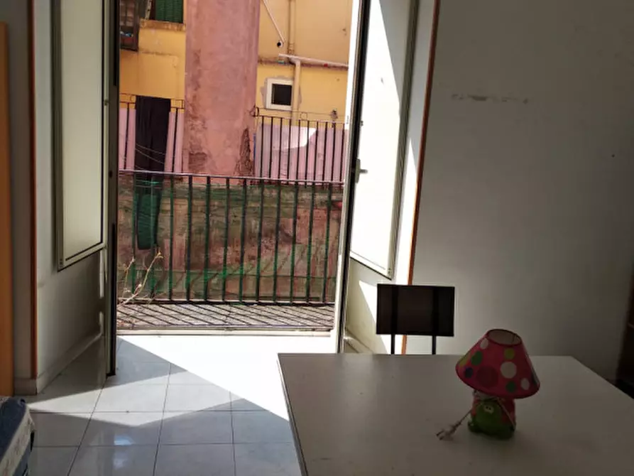 Immagine 15 di Camera in affitto  in via san paolo ai tribunali a Napoli
