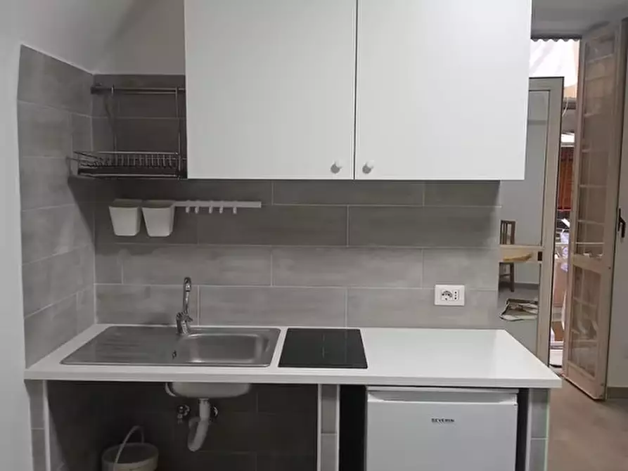 Immagine 18 di Camera in affitto  in via san paolo ai tribunali a Napoli