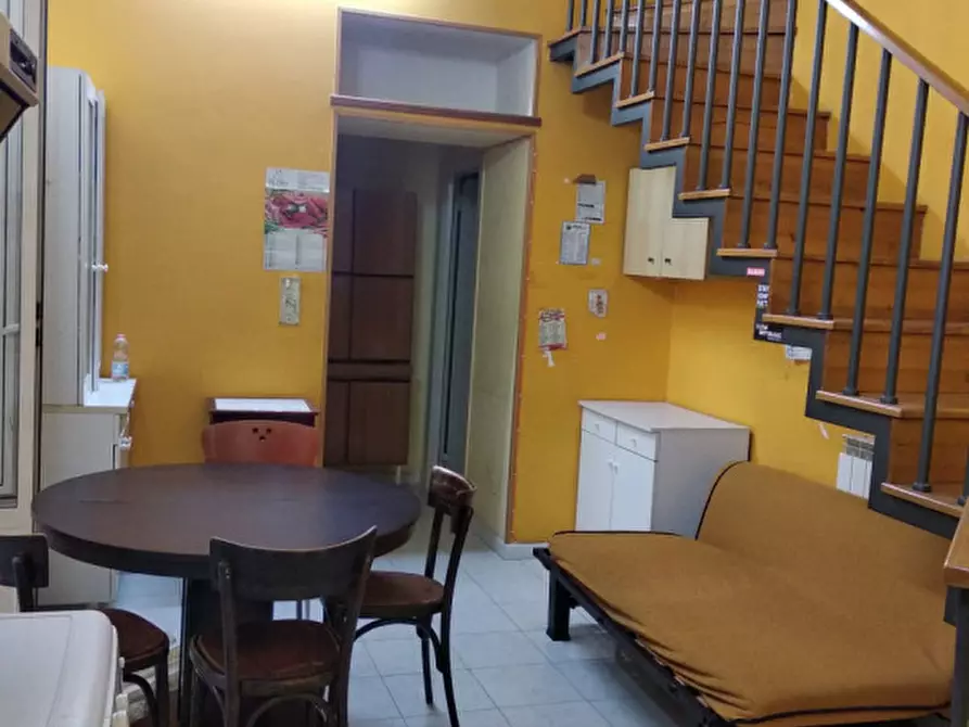Immagine 45 di Camera in affitto  in via san paolo ai tribunali a Napoli