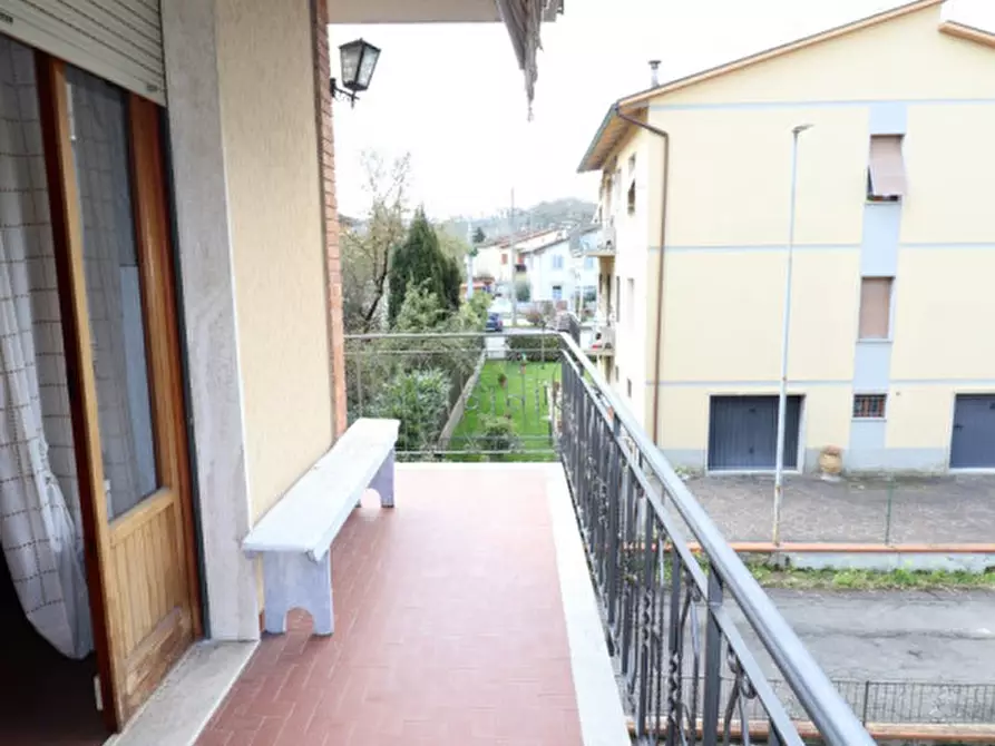 Immagine 11 di Casa trifamiliare in vendita  in via di  noferi a Montevarchi