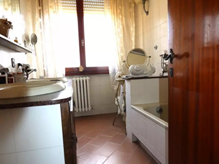 Immagine 52 di Casa trifamiliare in vendita  in via di  noferi a Montevarchi