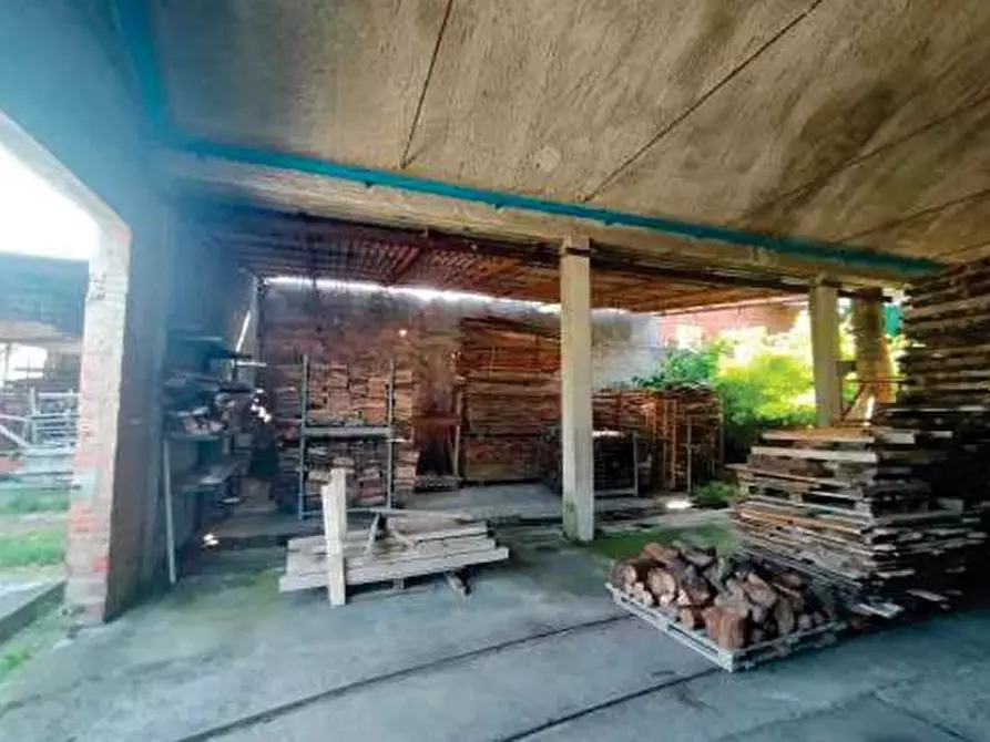 Immagine 3 di Magazzino in vendita  in Via Primo Ferraro, 14 a San Zenone Degli Ezzelini