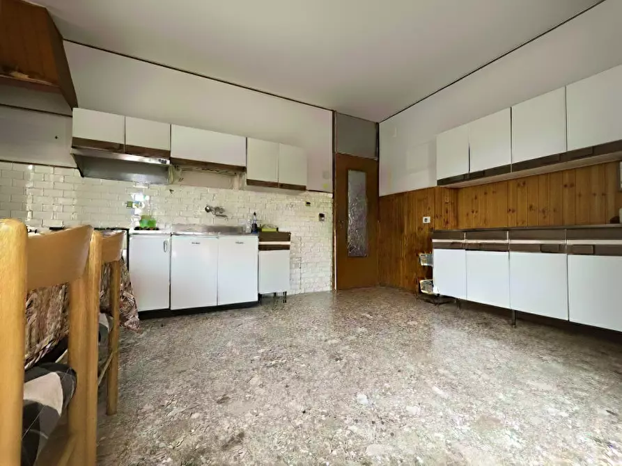Immagine 8 di Casa trifamiliare in vendita  in Via Buttrio a Udine
