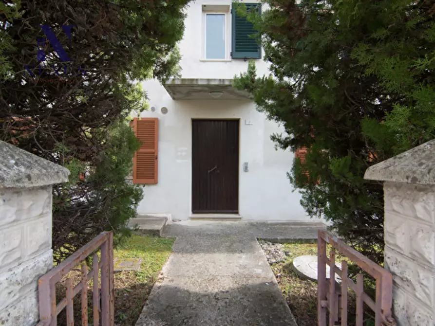 Immagine 10 di Casa indipendente in vendita  a Corinaldo
