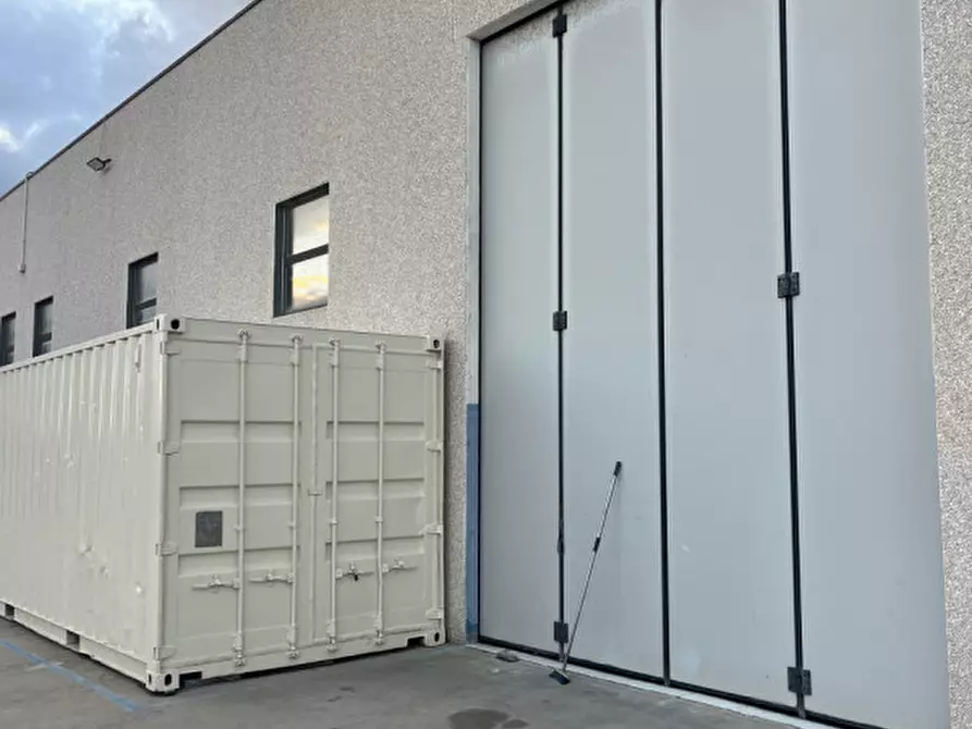 Immagine 1 di Capannone industriale in vendita  in Viale Italia a Olbia